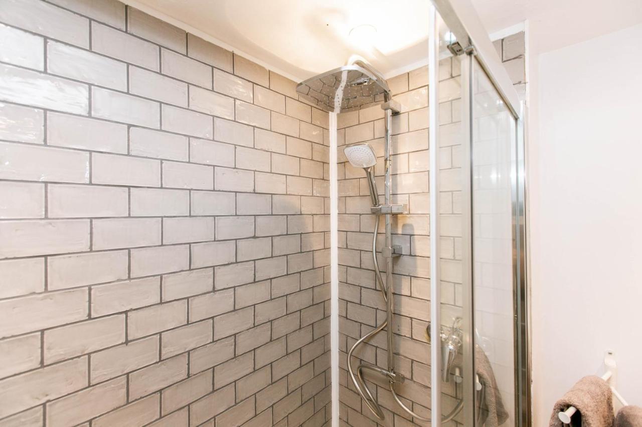 Peaceful Apartment - Dedicated Free Parking - Walk To Centre, Uni, Hosp - Business And Leisure - Contact For Long Stays Exeter Eksteriør billede